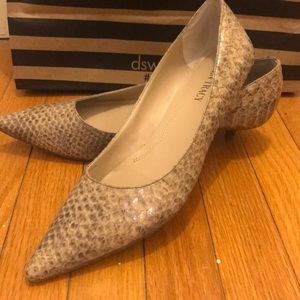 Ellen Tracy Kitten heel